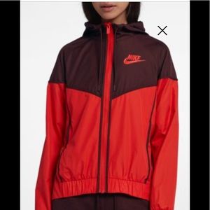 Nike sportswear Windrunner  jacket NWT perfect